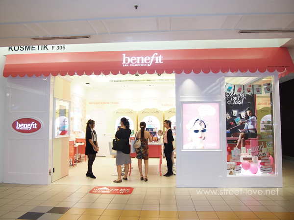 A Tour to Malaysia s First Ever Benefit Boutique at One Utama