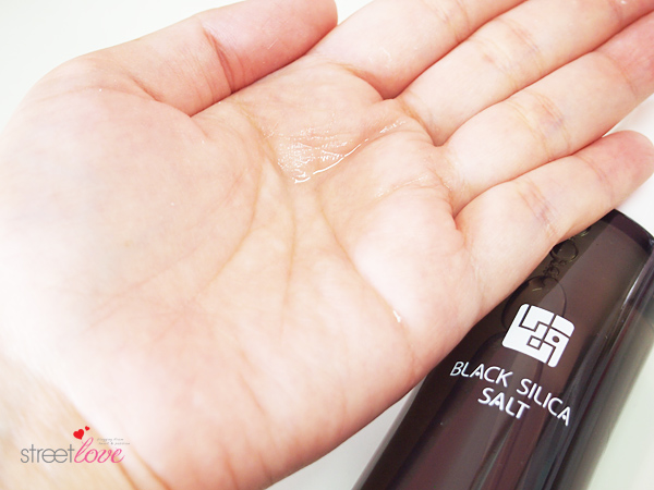 Black Silica Salt Natural Skin Water Texture