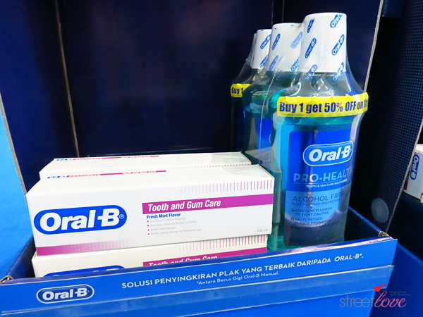 Oral-B Plaque Off Smile On 11