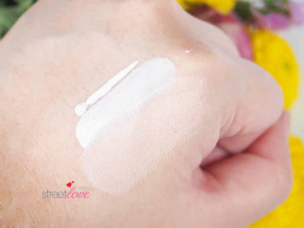 L'Occitane Pivoine Sublime Skin Tone Perfecting Cream Hand Swatch