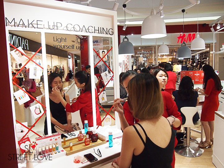 Clarins World's First Retail Kiosk IOI City Mall 5